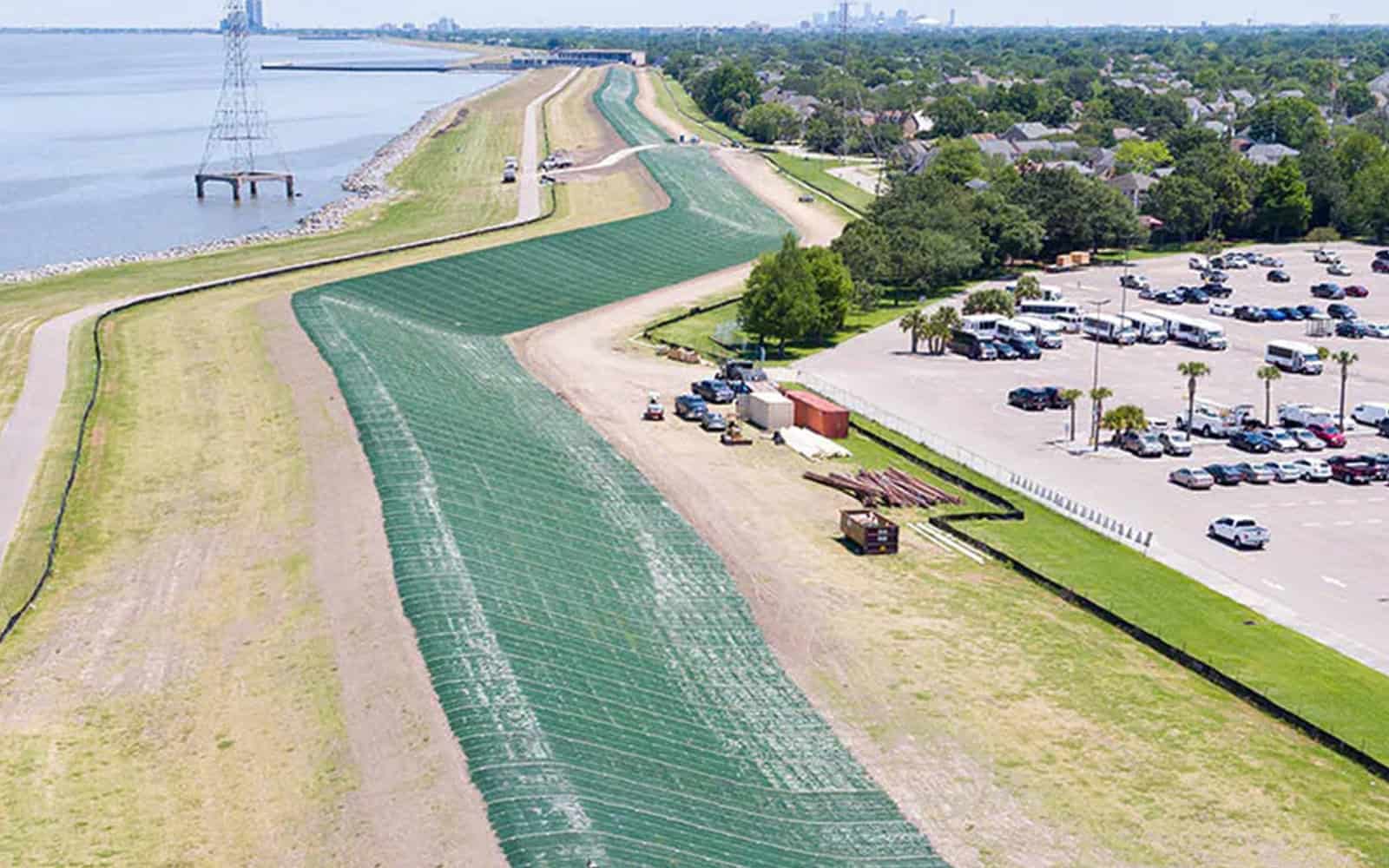 Installing ARMORMAX® 75 across 70-mile levee to prevent erosion and armor the area to withstand hurricane surges.